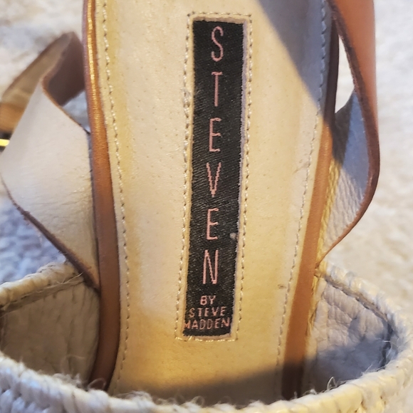 Steven Madden wedges - Picture 2 of 3